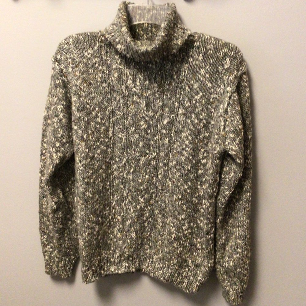 Illustrations - Vintage Gray Turtleneck Sweater with white, red, green, gold & p - Picture 4 of 7